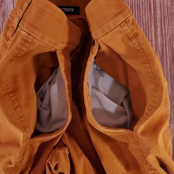 *FLAWS* Arcteryx A2B Chino Pants Mens Size 30X31 Trim Fit Reflective Cuffs Roll - Picture 6 of 14